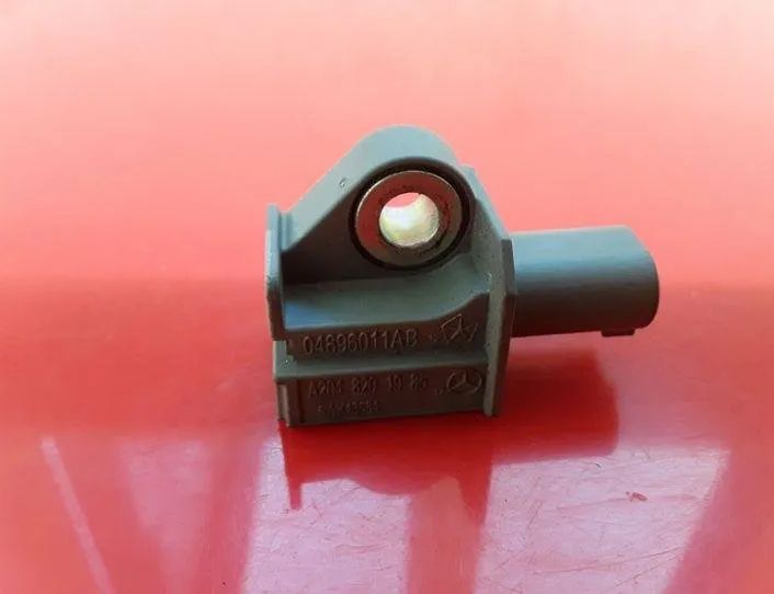 CHRYSLER Voyager 5 generation (2007-2020) Датчик удара передний правый 04896011AB,A2048201985,5WK43584 25552319