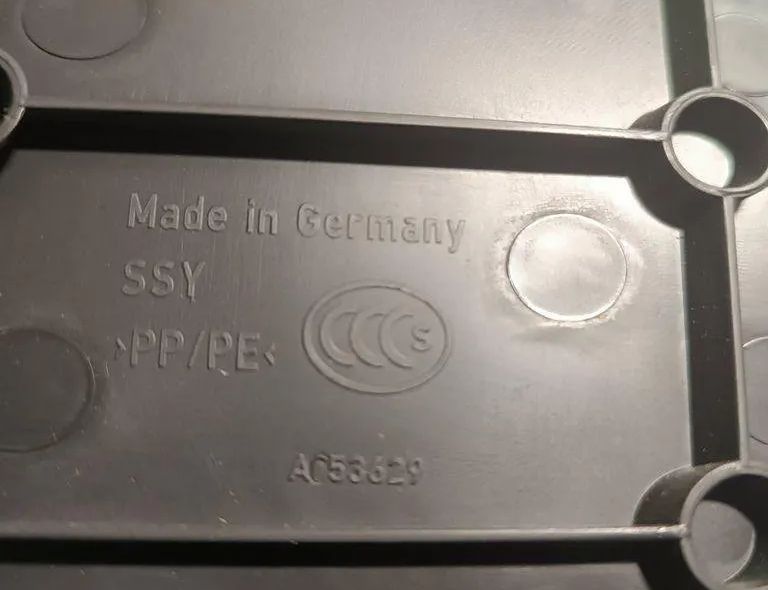 VOLKSWAGEN Touareg 2 generation (2010-2018) Отделка переднего правого порога A053629 30352701