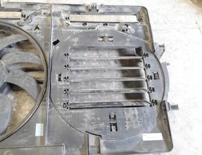 AUDI A4 B8/8K (2011-2016) Dzinēja dzesēšanas ventilators/difuzors 8K0121003L 27194389