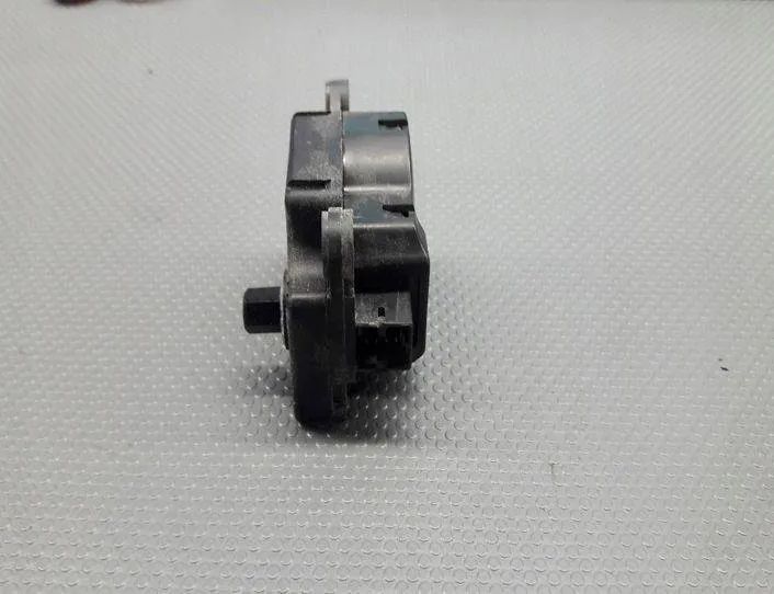 BMW 3 Series E90/E91/E92/E93 (2004-2013) Salona sildītāja vadības vārsti 1139300720 27206513