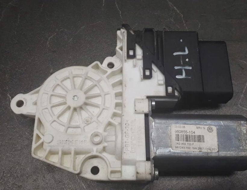 VOLKSWAGEN Polo 5 generation (2009-2017) Aizmugurējo labo durvju loga vadības motorīts 1k0959703F 30114938