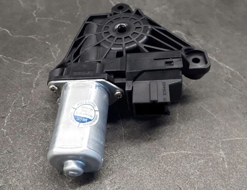 MERCEDES-BENZ GLC X253 (2015-2024) Aizmugurējo labo durvju loga vadības motorīts a2139060502 30116419