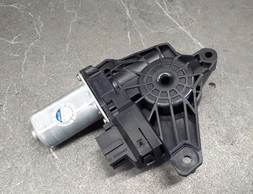 MERCEDES-BENZ GLC X253 (2015-2024) Aizmugurējo labo durvju loga vadības motorīts a2139060502 30116419