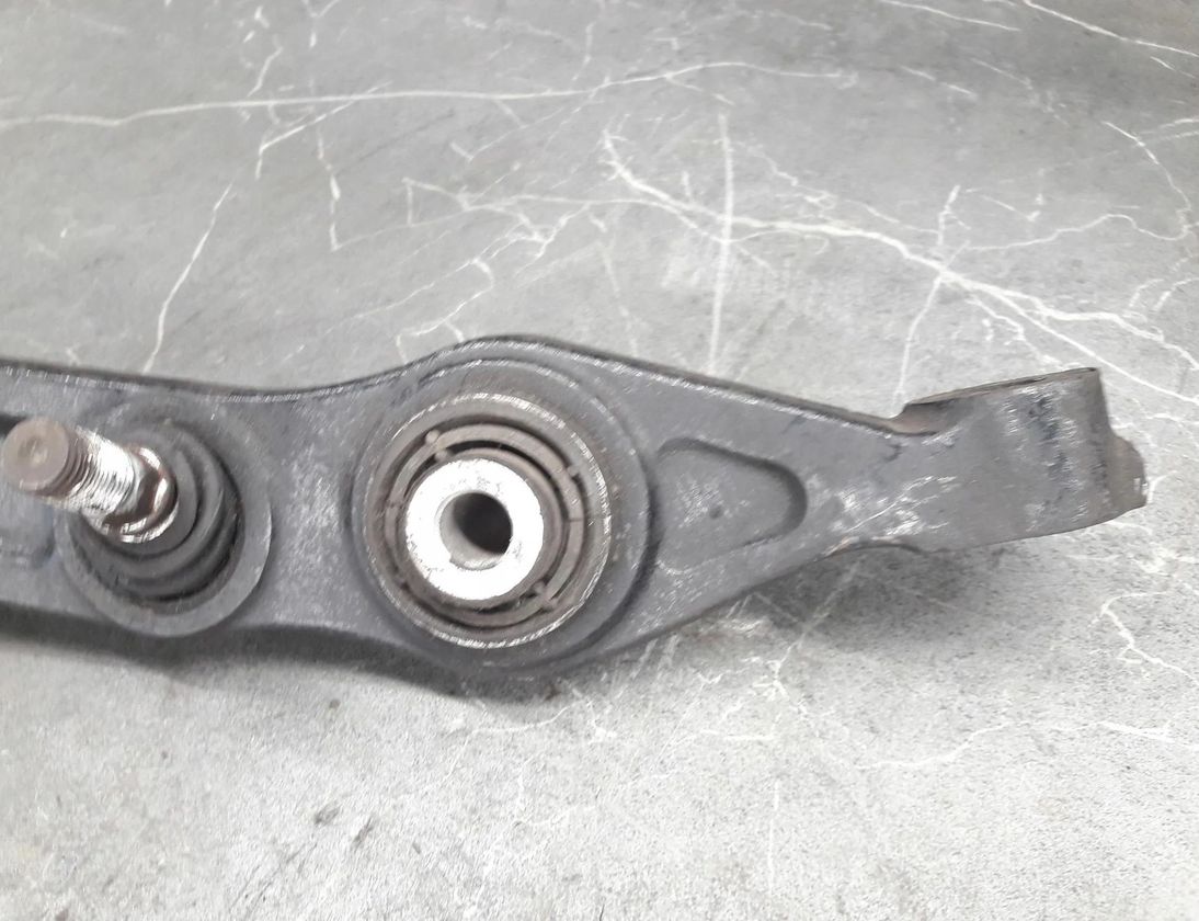 MERCEDES-BENZ E-Class W211/S211 (2002-2009) Priekšējā labā augšējā vadības svira/ričags 30121653