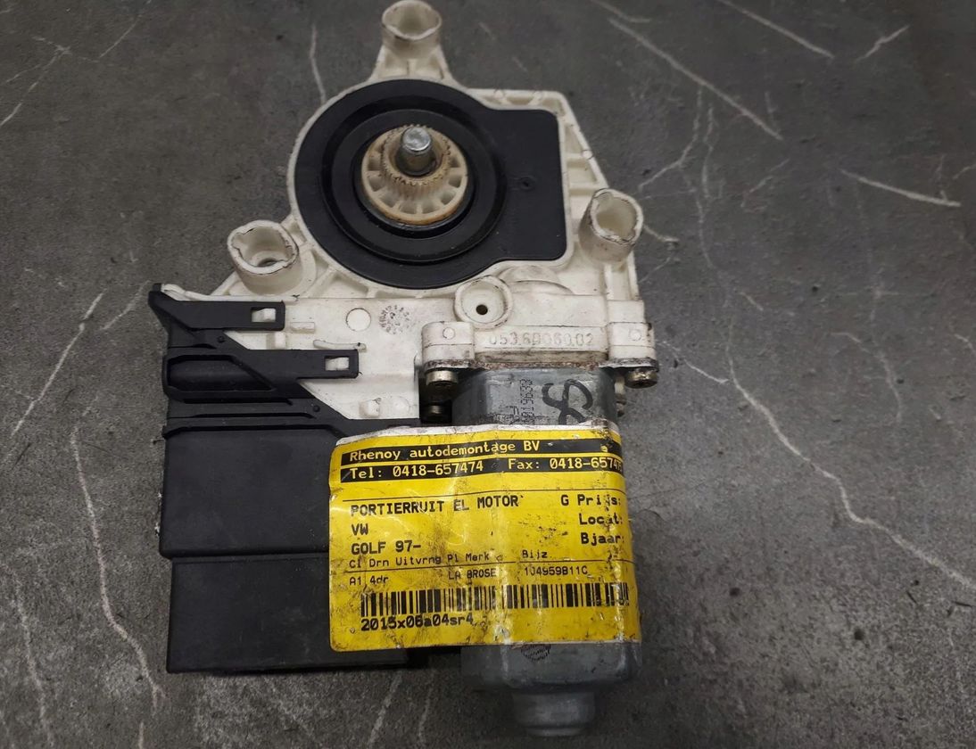 VOLKSWAGEN Golf 3 generation (1991-1998) Маторчик стеклоподъемника задней правой двери 1J4959811C 30125898