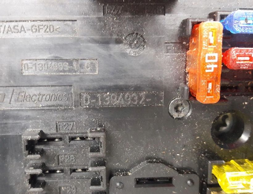 VOLKSWAGEN Golf 8 generation (2019-2023) Fuse Box 0-1394932 30126948