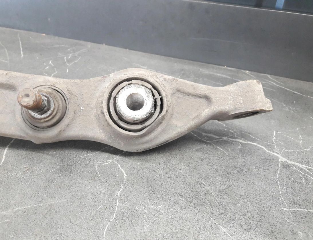 MERCEDES-BENZ E-Class W211/S211 (2002-2009) Priekšējā labā augšējā vadības svira/ričags 21103 30130980