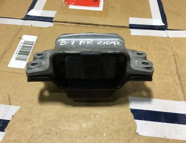 VOLKSWAGEN Passat B7 (2010-2015) Pārnesumkārbas stiprinājums 3C0199555 20219157