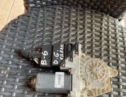 VOLKSWAGEN Passat B6 (2005-2010) Rear Right Door Window Control Motor 1K0959704P 21521109