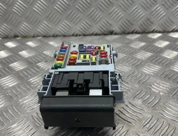 OPEL Zafira C (2012-2016) Drošinātāju kārba 13222786 30521168