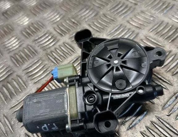 VOLKSWAGEN Golf 8 generation (2019-2023) Маторчик стеклоподъемника передней левой двери 5Q0959802C 30610669