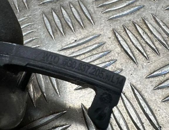 VOLKSWAGEN Golf 8 generation (2019-2023) Наружная ручка боковых левых дверей 5G0837205N 30610688