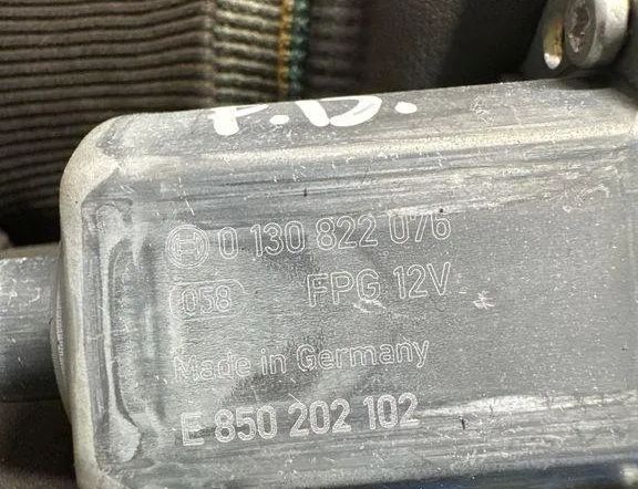 PORSCHE Macan 1 generation (2013-2023) Front Left Door Window Regulator Motor 0130822076 30610825