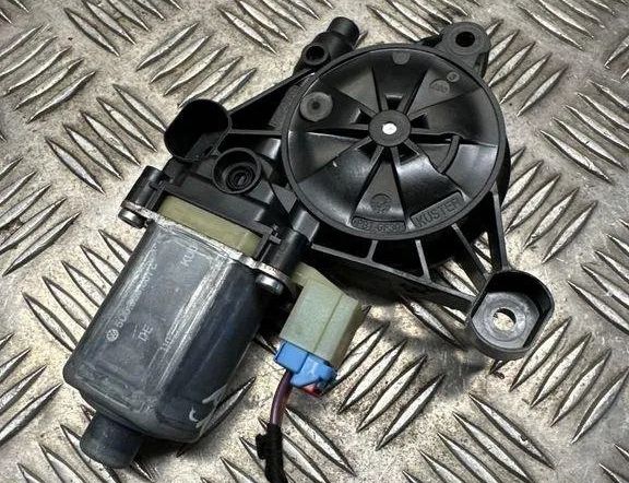 PORSCHE Macan 1 generation (2013-2023) Front Left Door Window Regulator Motor 0130822077 30610828