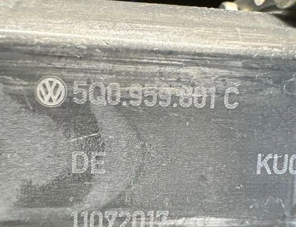 PORSCHE Macan 1 generation (2013-2023) Front Left Door Window Regulator Motor 0130822077 30610828