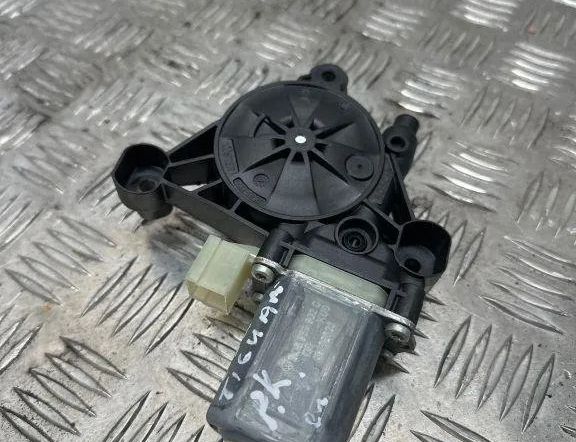 VOLKSWAGEN Tiguan 2 generation (2016-2024) Front Left Door Window Regulator Motor 5Q0959802C 30795528