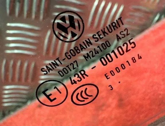 VOLKSWAGEN Tiguan 1 generation (2007-2017) Priekšējo kreiso durvju stikls 43R001025,DOT27M24100AS2 31058879