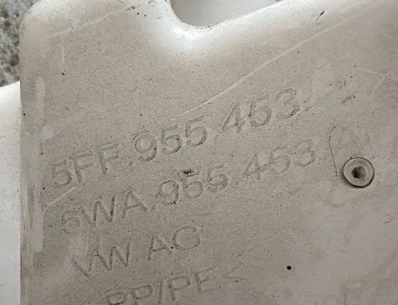 VOLKSWAGEN Golf 8 generation (2019-2023) Logu mazgāšanas tvertne 5WA955453,5F955453 32107976