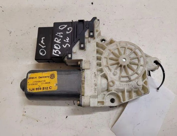 VOLKSWAGEN Bora 4 generation (2018-2023) Маторчик стеклоподъемника задней правой двери 1J4959812C,9776101438203 27010807