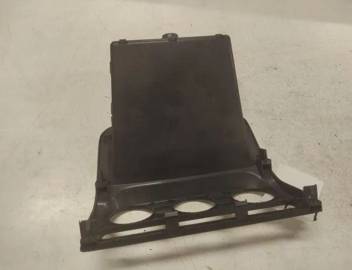 VOLKSWAGEN Golf Plus 1 generation (2004-2009) Atvilktne 5M0819422 27041105