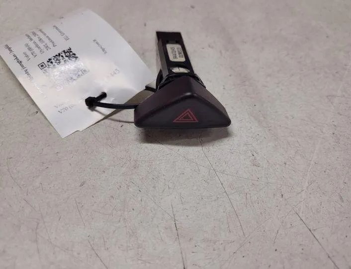 VOLVO V70 2 generation (2000-2008) Hazard button 9441045,00W315,4970 27058883