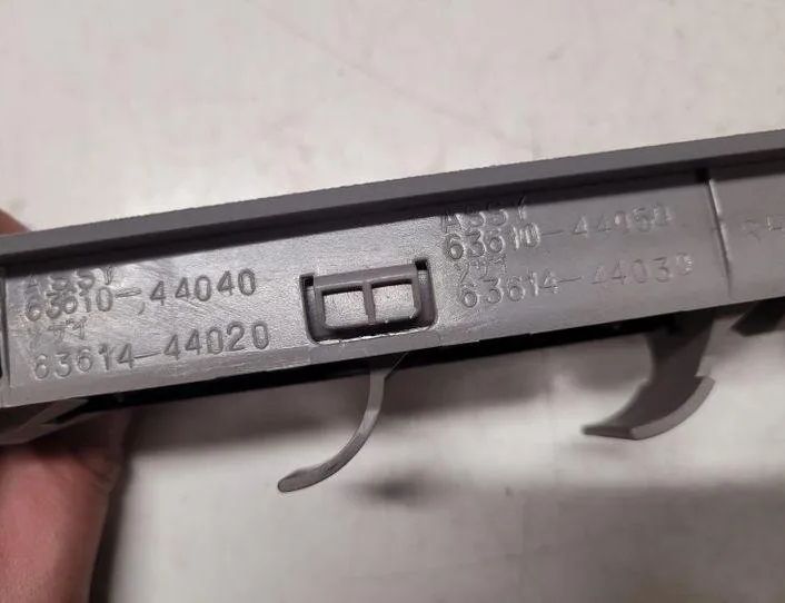 TOYOTA Avensis Verso 1 generation (2001-2003) Gaisa restes aizmugurē 6361044050 27065587