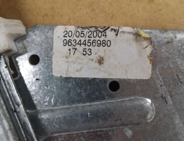 PEUGEOT 307 1 generation (2001-2008) Front Left Door Window Regulator 9637130580 28622484