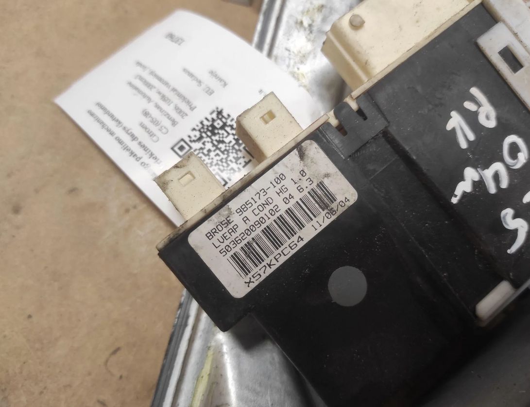 CITROËN C5 1 generation (2001-2008) Front Left Door Window Regulator 997833100 28625546