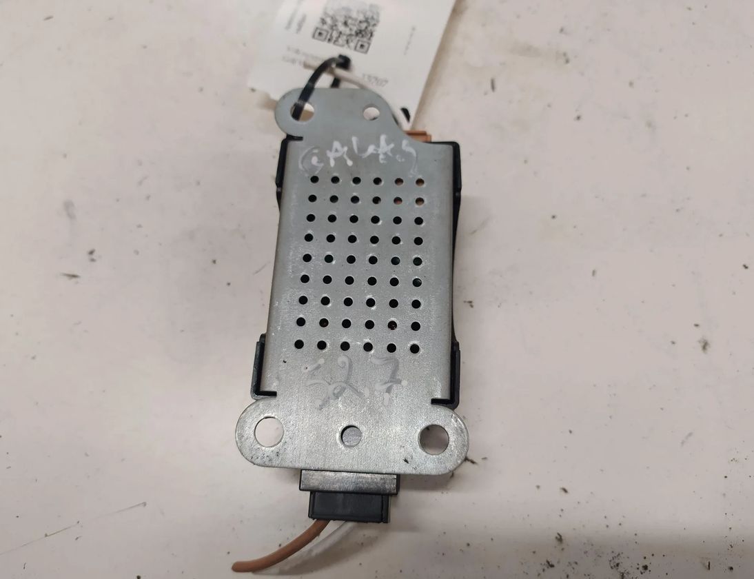 VOLKSWAGEN Golf 6 generation (2008-2015) Bootlid Antenna Amplifier 5M0035570B 28627158