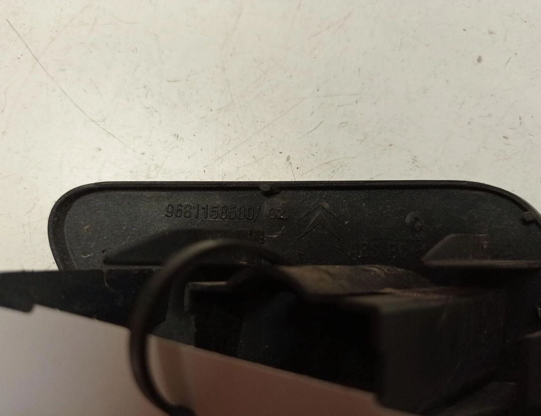 CITROËN C5 2 generation (2008-2017) Левая крышка омывателя фар 9681158580 28630013