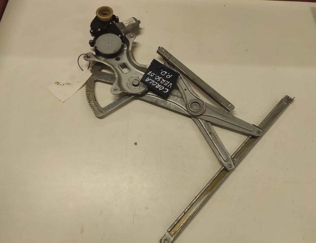 TOYOTA Corolla Verso 1 generation (2001-2009) Стеклоподъемник передней правой двери 997250103 28630343