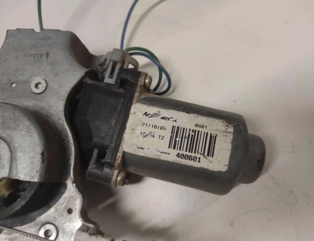 NISSAN Primera P12 (2001-2008) Rear left door window lifter 400601 28630357