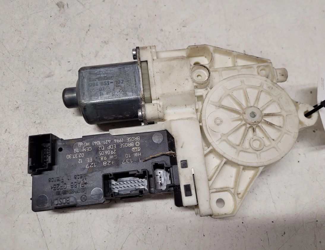 PEUGEOT 307 1 generation (2001-2008) Front Left Door Window Regulator Motor 1137328127 28661790