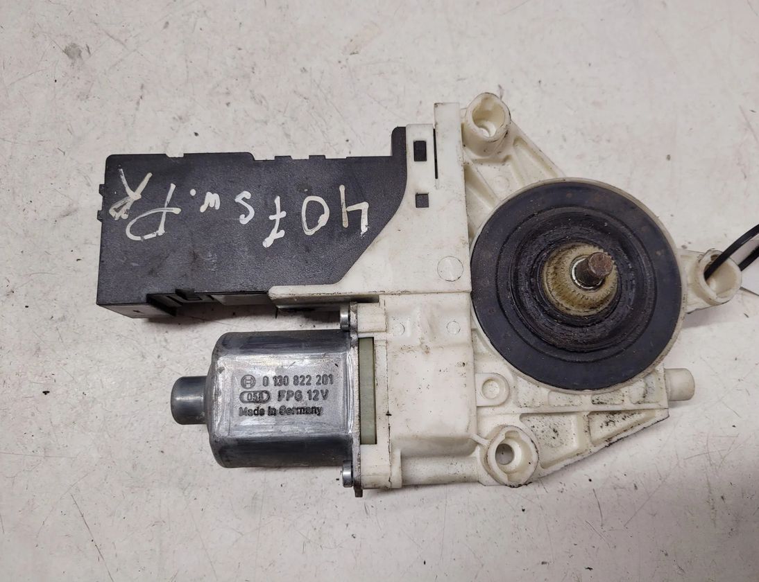 PEUGEOT 307 1 generation (2001-2008) Маторчик стеклоподъемника передней левой двери 1137328127 28661797