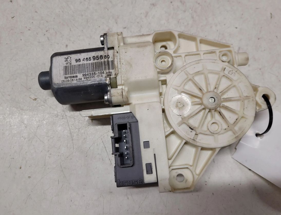 PEUGEOT 407 1 generation (2004-2010) Aizmugurējo kreiso durvju loga pacēlāja motorīts 999065103 28662007