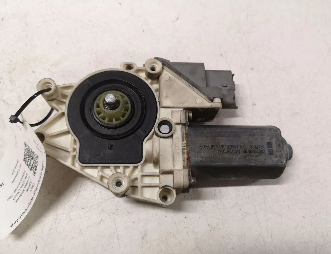 CITROËN C5 1 generation (2001-2008) Маторчик стеклоподъемника задней правой двери 105264103 28662388