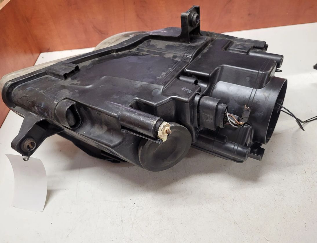 VOLKSWAGEN Passat B6 (2005-2010) Priekšējais kreisais lukturis 3C0941005K 28667755