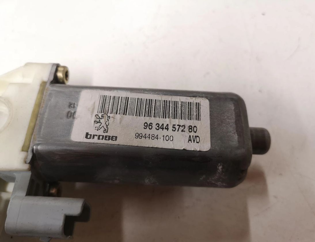 PEUGEOT 308 W164 (2005-2011) Priekšējo kreiso durvju logu pacēlāja motorīts 9634457280 28693860