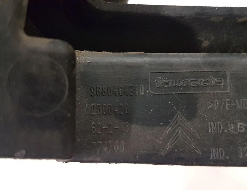 CITROËN C4 Picasso 1 generation (2006-2013) Rear Left Bumper Bracket 9680464380 28737237