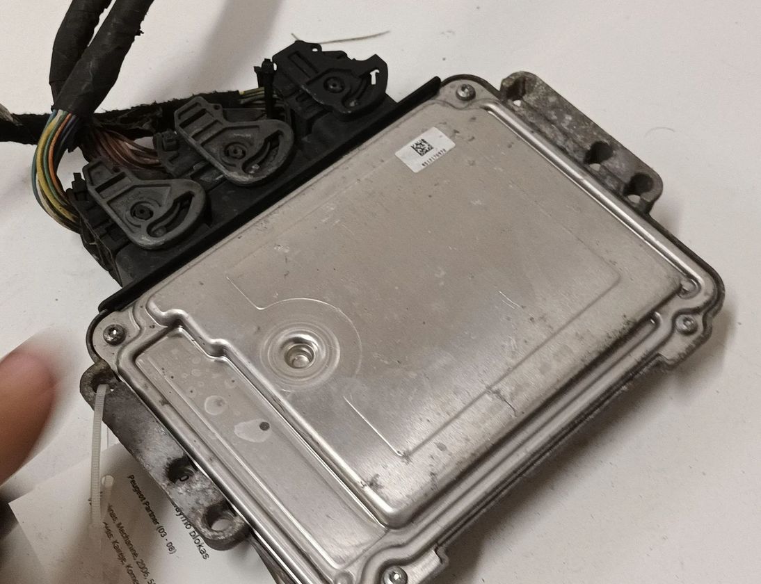 PEUGEOT Partner 1 generation (1996-2012) Блок управления двигателем 0281012620 28752473