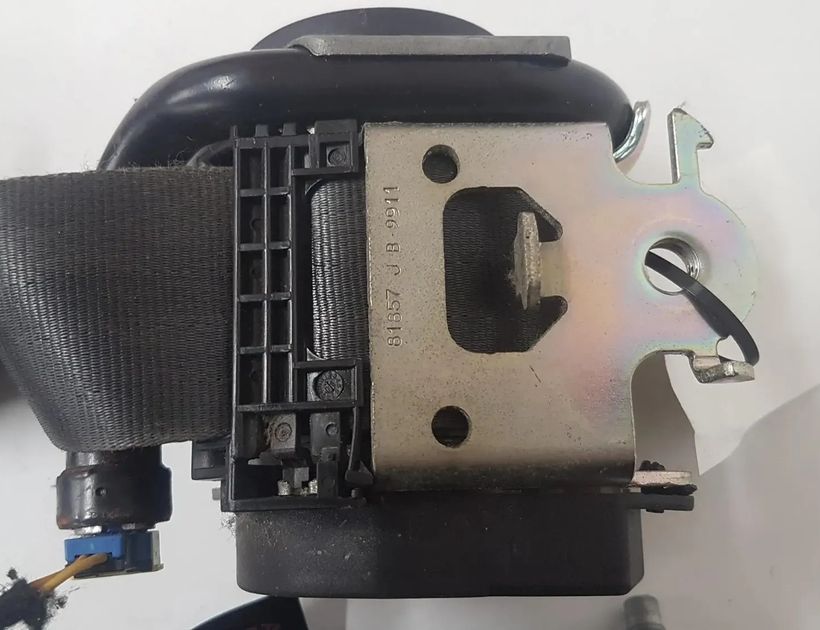 PEUGEOT 308 T7 (2007-2015) Front Left Seatbelt 9042508 28769756