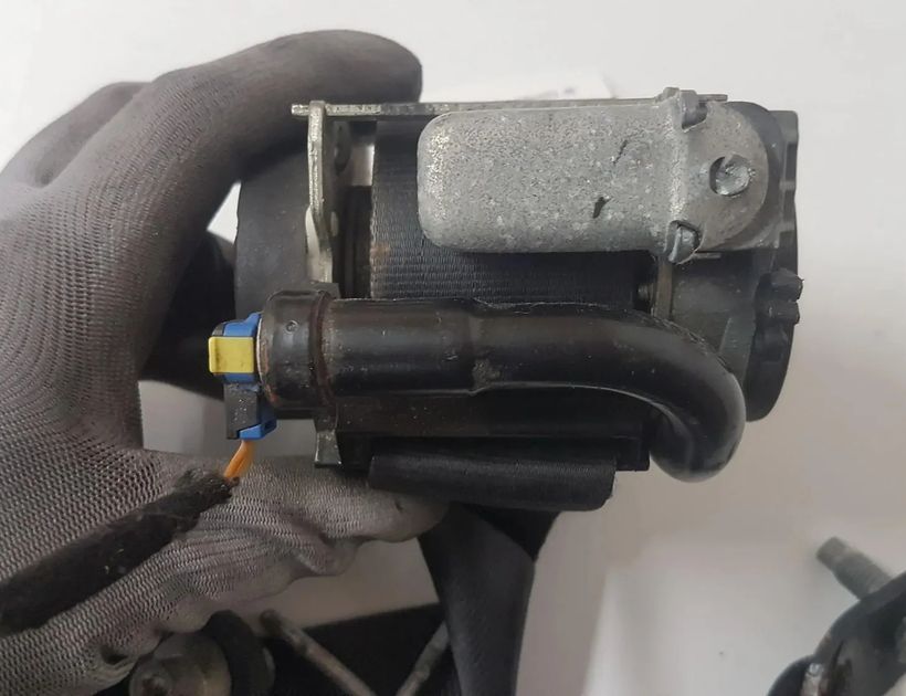 PEUGEOT 308 T7 (2007-2015) Front Left Seatbelt 9042508 28769756