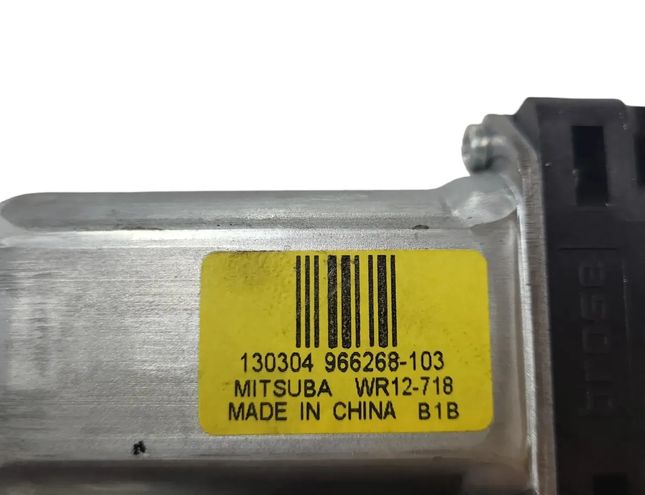 VOLVO V40 Cross Country 1 generation (2012-2020) Маторчик стеклоподъемника передней левой двери 966268103 28793647