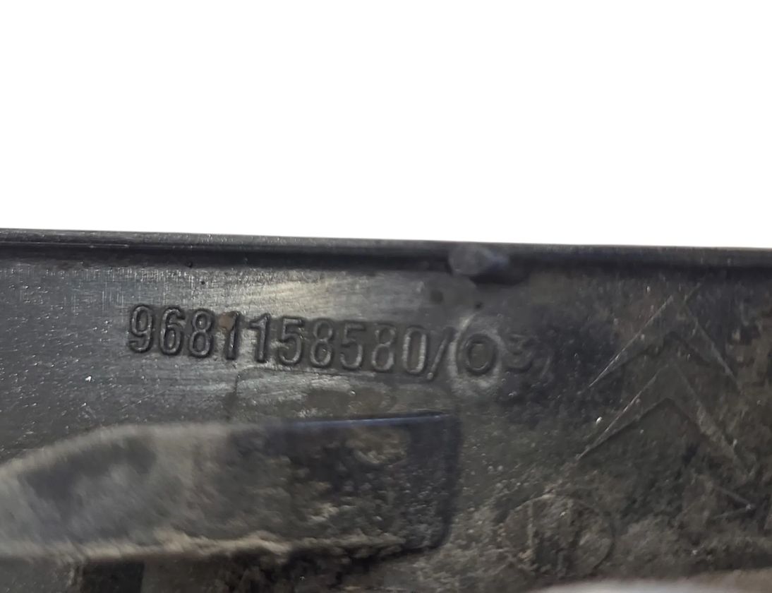 CITROËN C5 2 generation (2008-2017) Левая крышка омывателя фар 9681158580 28817256