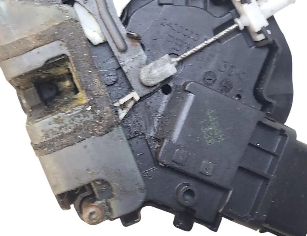 FORD Focus 2 generation (2004-2011) Front Left Door Lock 3M5AR21813EP 31045123