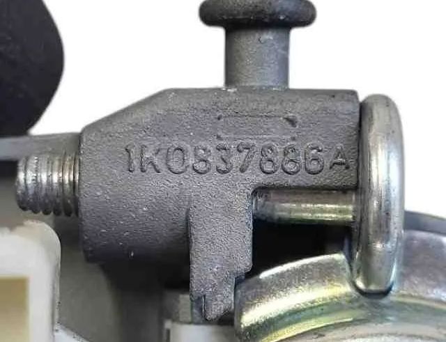 VOLKSWAGEN Golf Plus 1 generation (2004-2009) Наружная ручка боковых левых дверей 5J0837886B 32549798