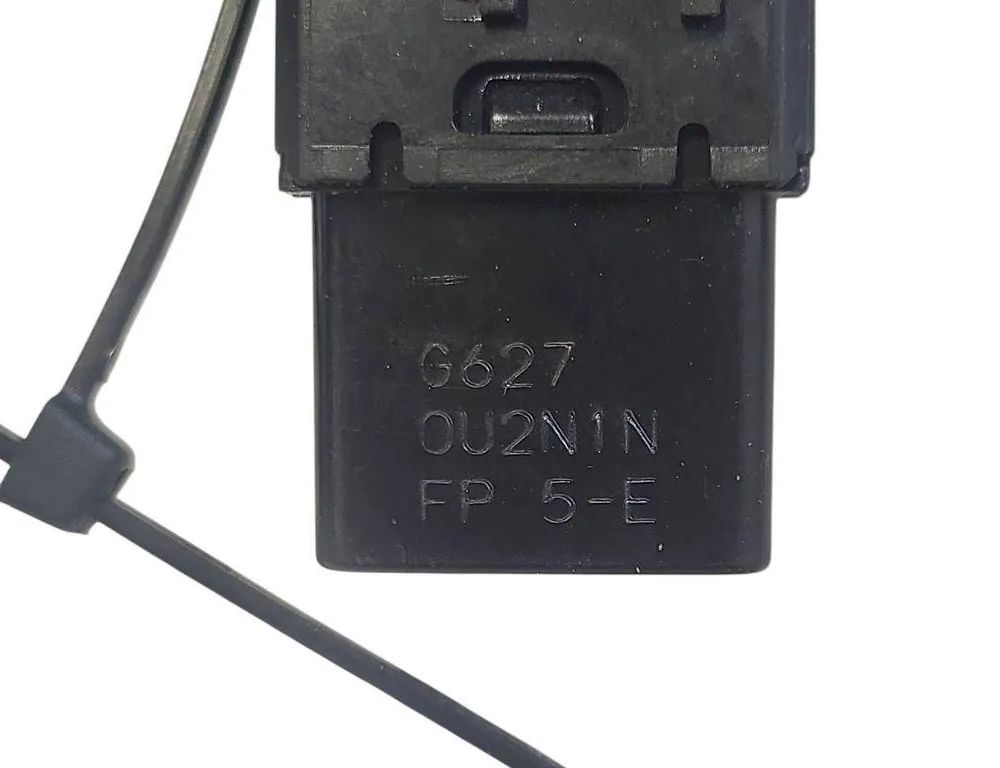 TOYOTA RAV4 5 generation (XA50) (2018-2024) Переключатель открытия топливного бака 32783516