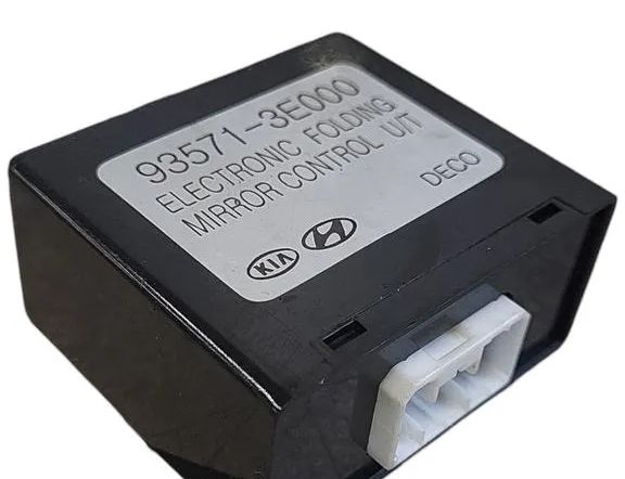 KIA Sorento 1 generation (2002-2011) Right side mirror control unit 935713E000 32809310