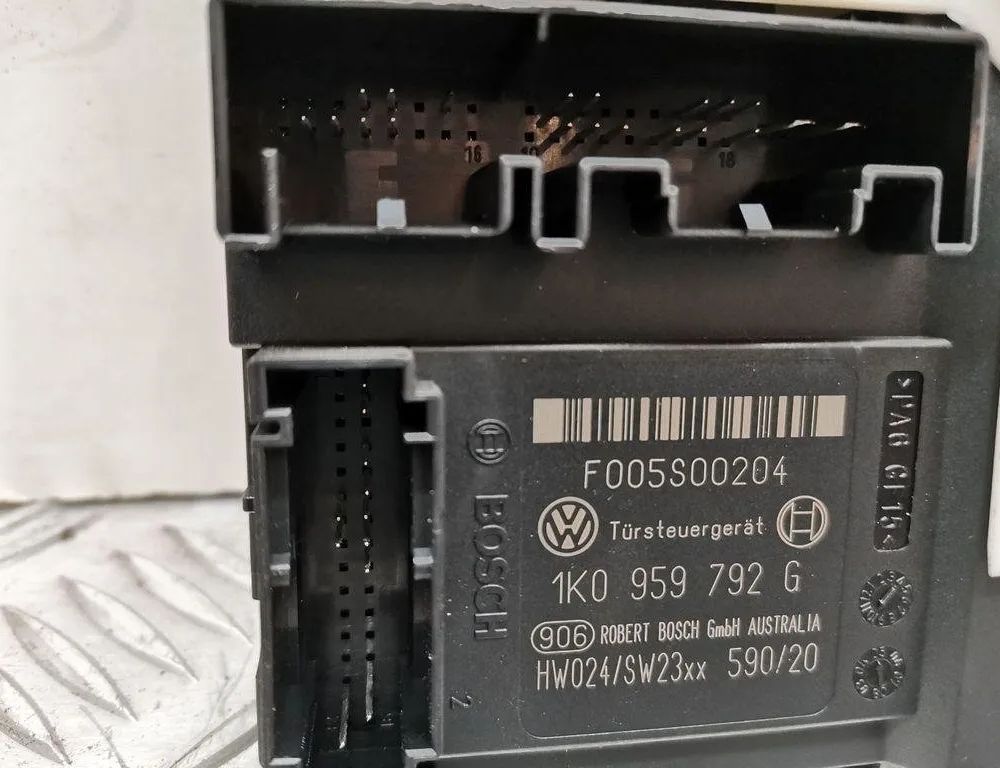 VOLKSWAGEN Passat B7 (2010-2015) Front Left Door Window Regulator Motor 1K0959702K 30528569