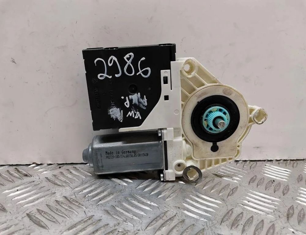VOLKSWAGEN Passat B7 (2010-2015) Front Left Door Window Regulator Motor 1K0959702K 30528569